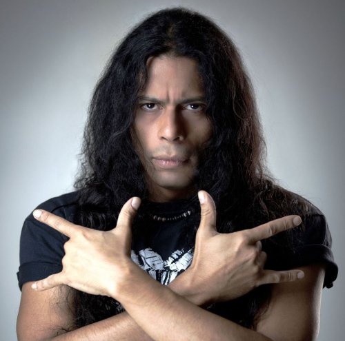 VITOR RODRIGUES: vocalista fala ao programa ‘Se Toca No Treino’