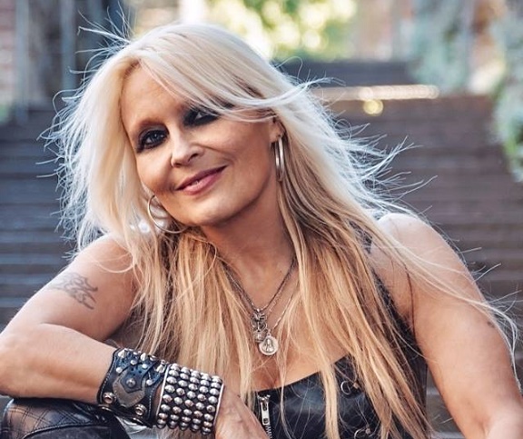 DORO: Confira o novo vídeo, “It Cuts So Deep”