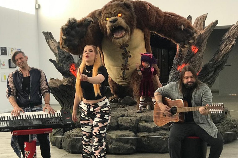 ANIE lança videoclipe de “Rise” do game League of Legends com participação de Lara Lunardi