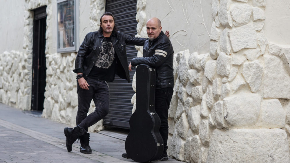 AVALANCH anuncia ALÍRIO NETTO como novo vocalista