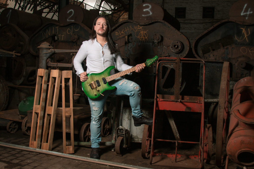 GABRIEL WINTTER: Ouça “Bear It” segundo álbum solo do guitarrista