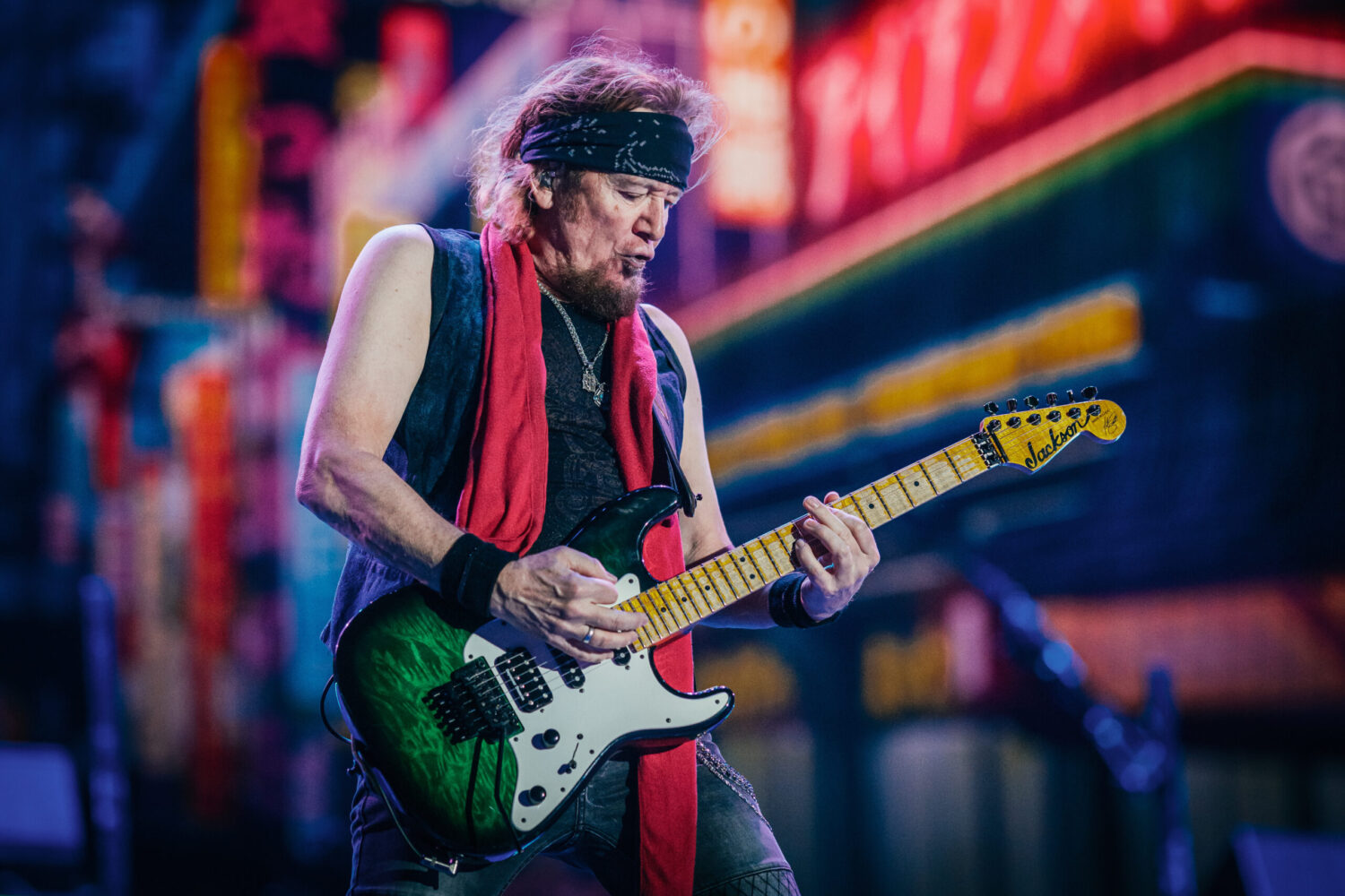 ADRIAN SMITH fala da diferença entre trabalhar com RICHIE KOTZEN, DAVE MURRAY e JANICK GERS