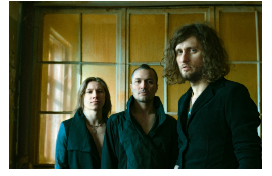 SINOPTIK faz revelação na nova música, “Apple Tree”
