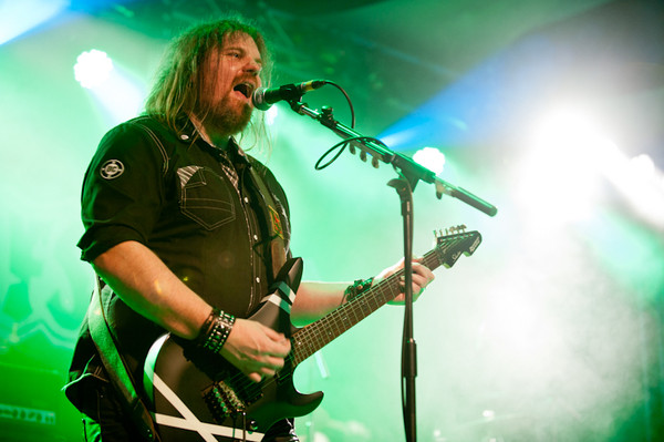 JASON ‘JASE’ EDWARDS, guitarrista do WOLFSBANE, banda de BLAZE BAYLEY, tem câncer incurável