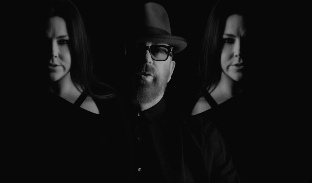 AMY LEE (EVANESCENCE) e DAVE STEWART (EURYTHMICS) se unem em versão da clássica “Love Hurts”