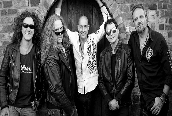 Classic Metal Records lança no Brasil dois álbuns do PRAYING MANTIS