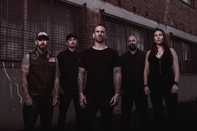 BLEEDING THROUGH lança o vídeo oficial de “No Friends”