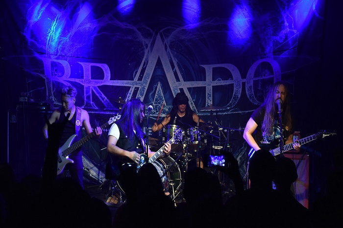 BRADO lança vídeo ao vivo de ‘King Of Your Mind’