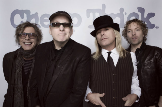 Confira “The Summer Looks Good On You”, novo single do CHEAP TRICK