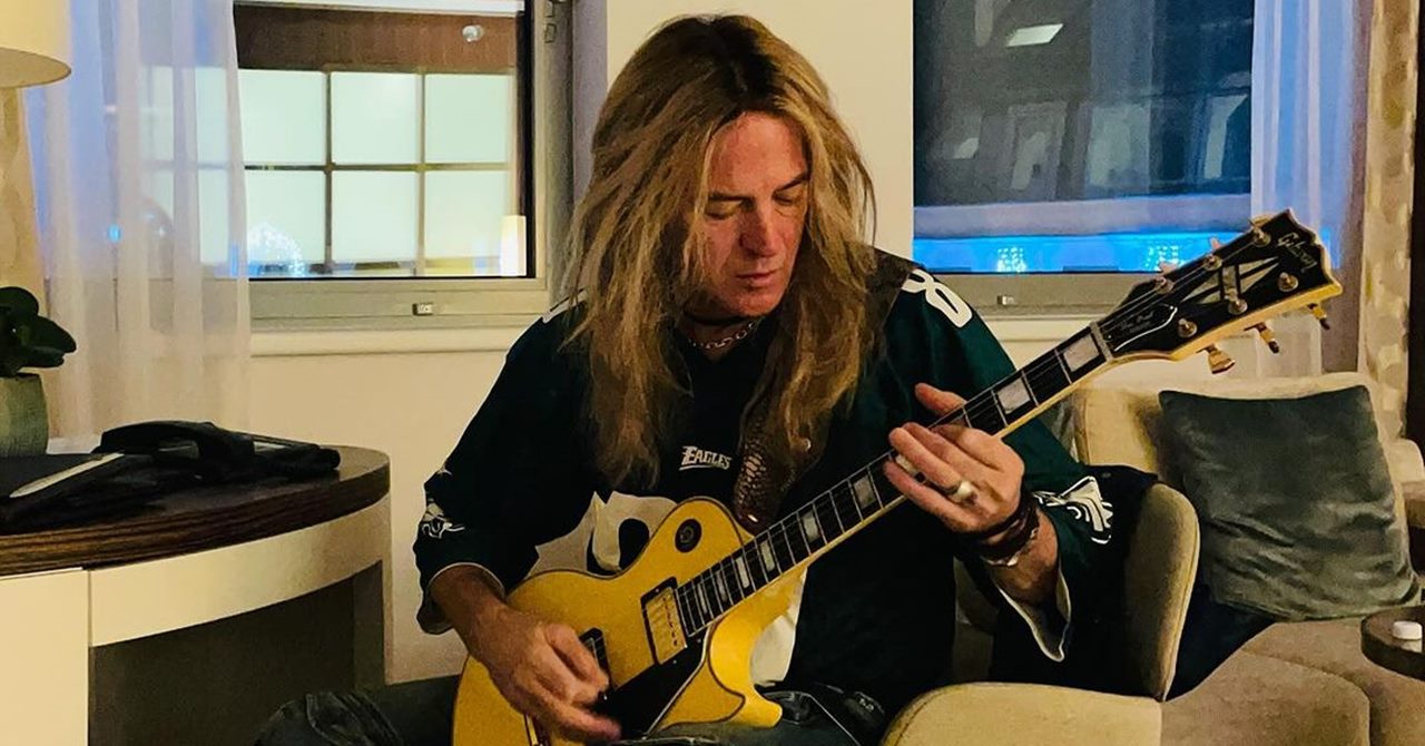 Quando DIO expulsou DOUG ALDRICH de sua casa após entrada para o WHITESNAKE