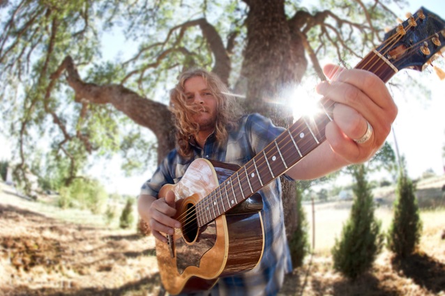 Frank Hannon (TESLA) divulga vídeo cover para “Sing Child”, do HEART