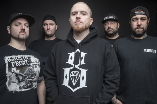 MATT BYRNE diz que está chegando a hora do HATEBREED trabalhar em novas músicas