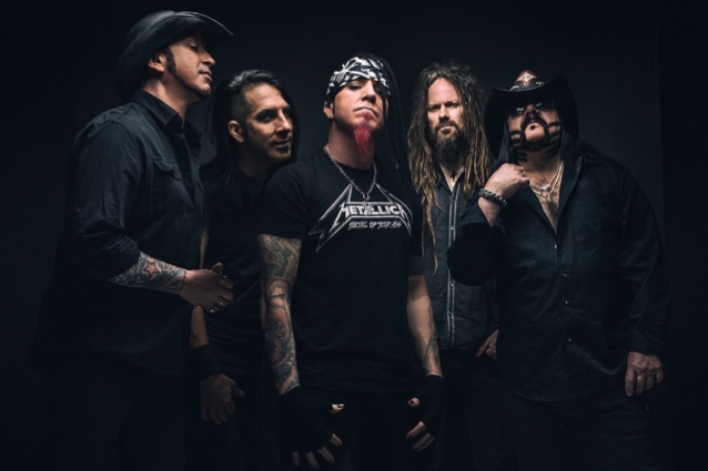 HELLYEAH lançará seu último álbum ao lado de Vinnie Paul (PANTERA) no ano que vem