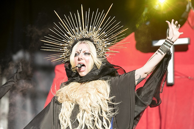 Maria Brink (IN THIS MOMENT): “Eu queria me apresentar de um jeito diferente de todos”