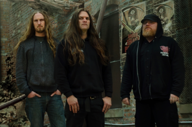 JUNGLE ROT lança novo vídeo, “A Burning Cinder”