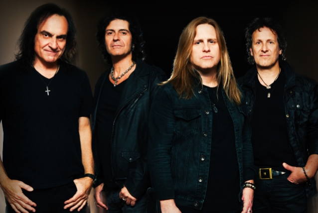 LAST IN LINE discute a criação do álbum “II” em novo vídeo