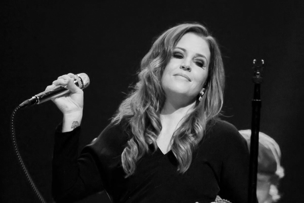 Personalidades comentam a morte de LISA PRESLEY, filha de ELVIS PRESLEY, falecida ontem (12), aos 54 anos