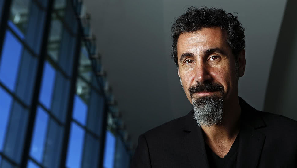 SERJ TANKIAN lança clipe para “Rumi”