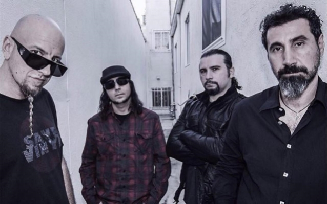 SYSTEM OF A DOWN: Lançar novo álbum “é só uma questão de tempo”