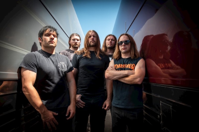 UNEARTH: Confira o vídeo de “One With The Sun”