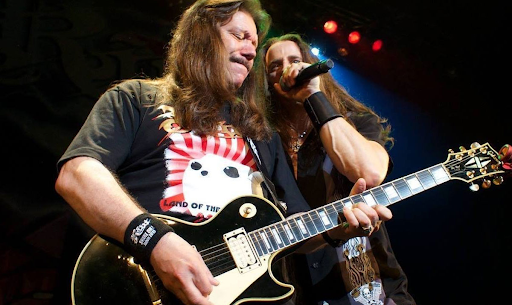 RIOT: Guitarrista original Lou “L.A.” Kouvaris morre aos 66 anos, vítima do Coronavírus
