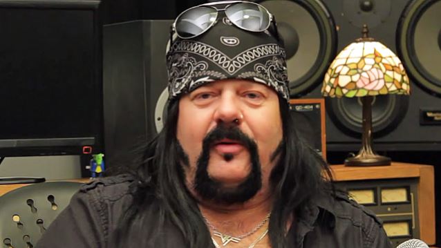 Vinnie Paul: Confirmada oficialmente a causa da morte do baterista